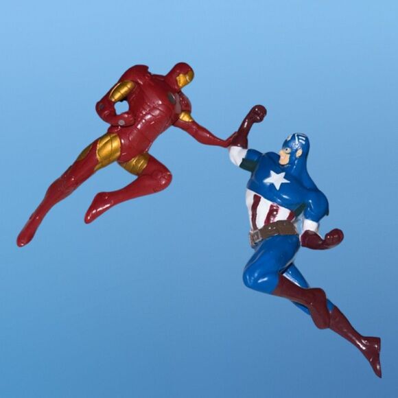 2013 Swimways Marvel Captain America & Ironman Bath Tub Pool Action Figures B4 - Picture 1 of 5